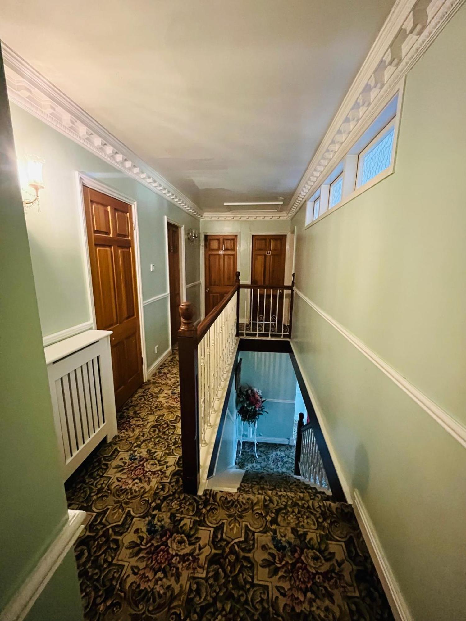 Unwind In Comfort At Cosy Caradus Your 4 Bedroom Home Sweet Home! Бирмингам Екстериор снимка