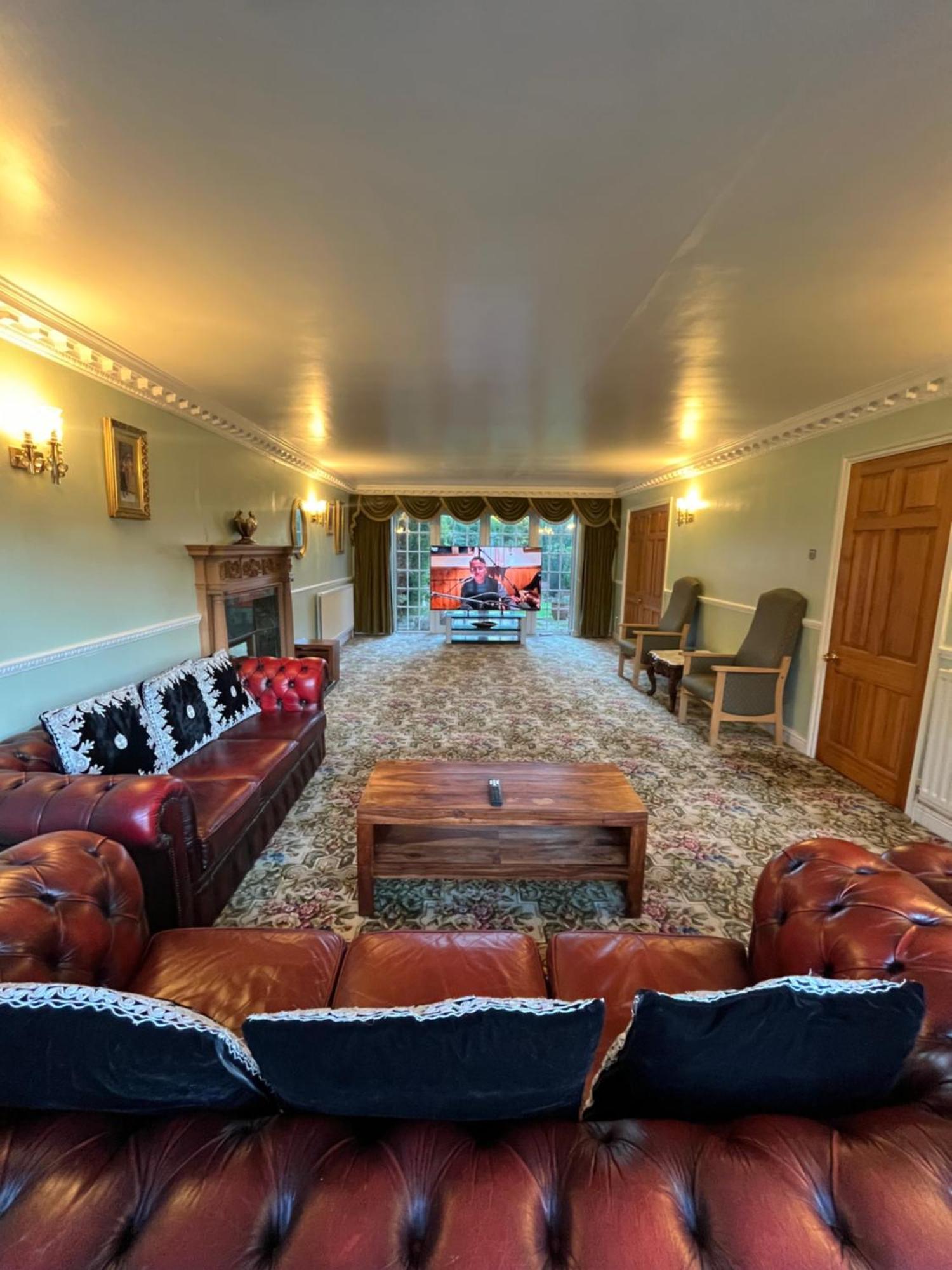 Unwind In Comfort At Cosy Caradus Your 4 Bedroom Home Sweet Home! Бирмингам Екстериор снимка
